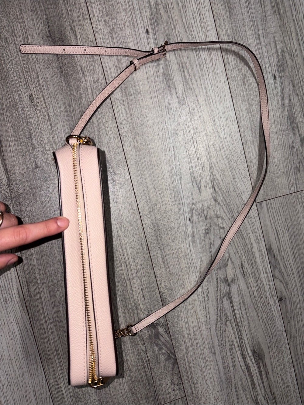 Michael Kors Pale Pink Saffiano Crossbody with Gold Chain Strap - Picture 7 of 15
